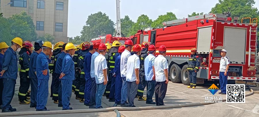 PP电子起劲配合消防联合演练，共筑清静生产防地